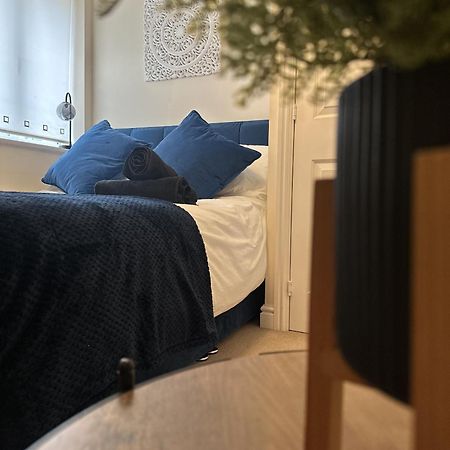 2 Bdr City Centre Apartment With Parking Cardiff Eksteriør billede