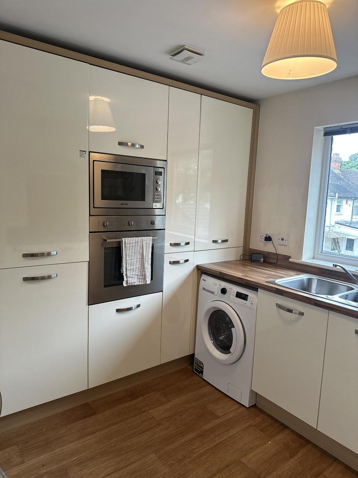 2 Bdr City Centre Apartment With Parking Cardiff Eksteriør billede