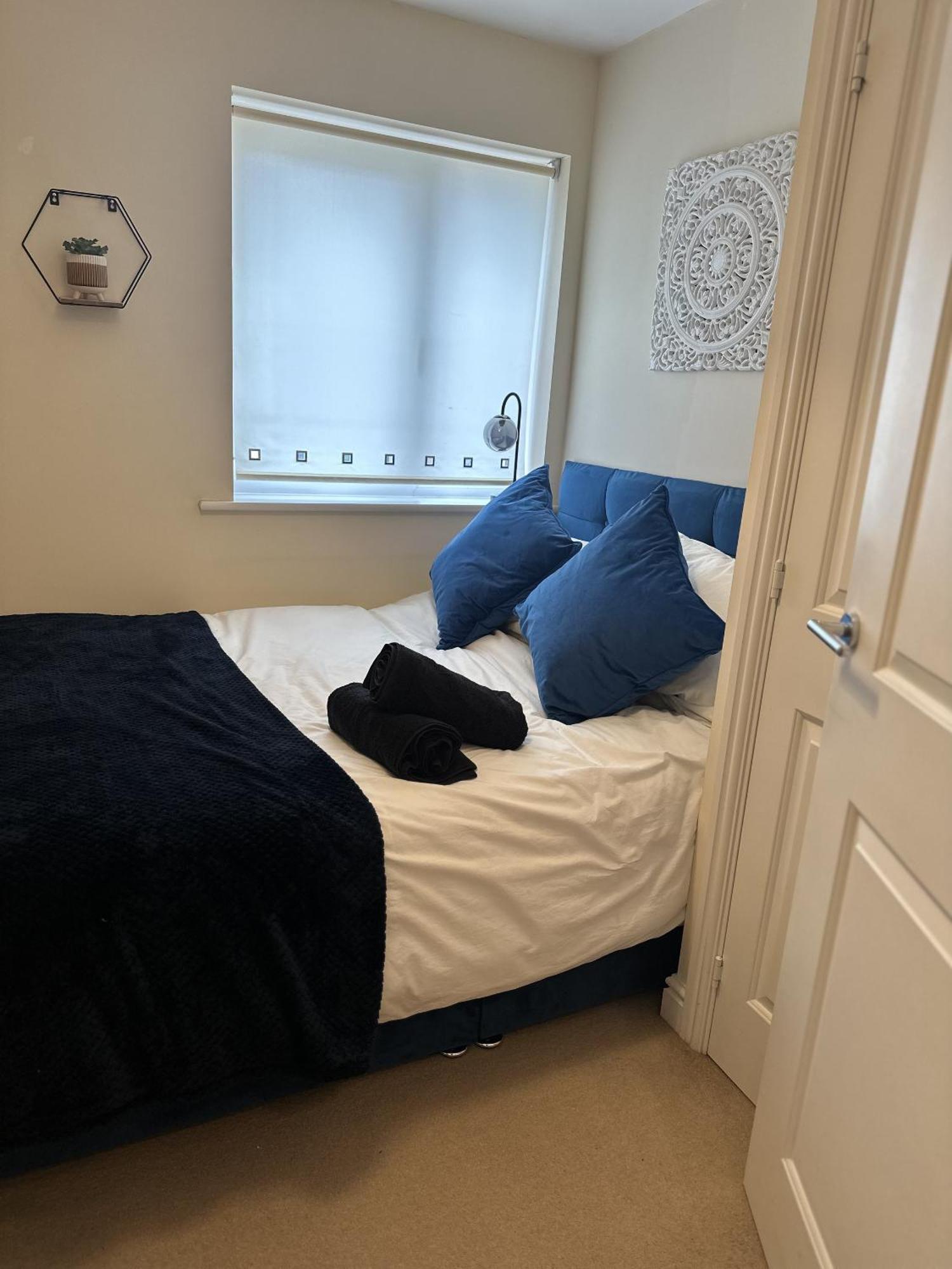 2 Bdr City Centre Apartment With Parking Cardiff Eksteriør billede