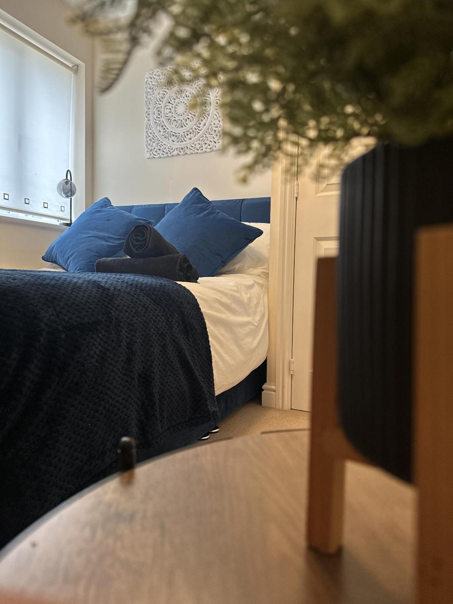 2 Bdr City Centre Apartment With Parking Cardiff Eksteriør billede