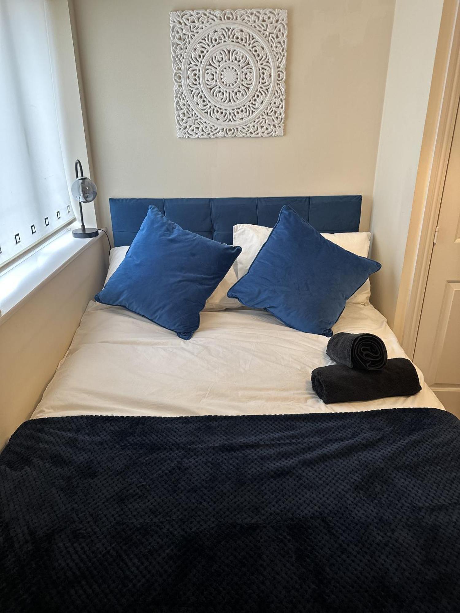 2 Bdr City Centre Apartment With Parking Cardiff Eksteriør billede