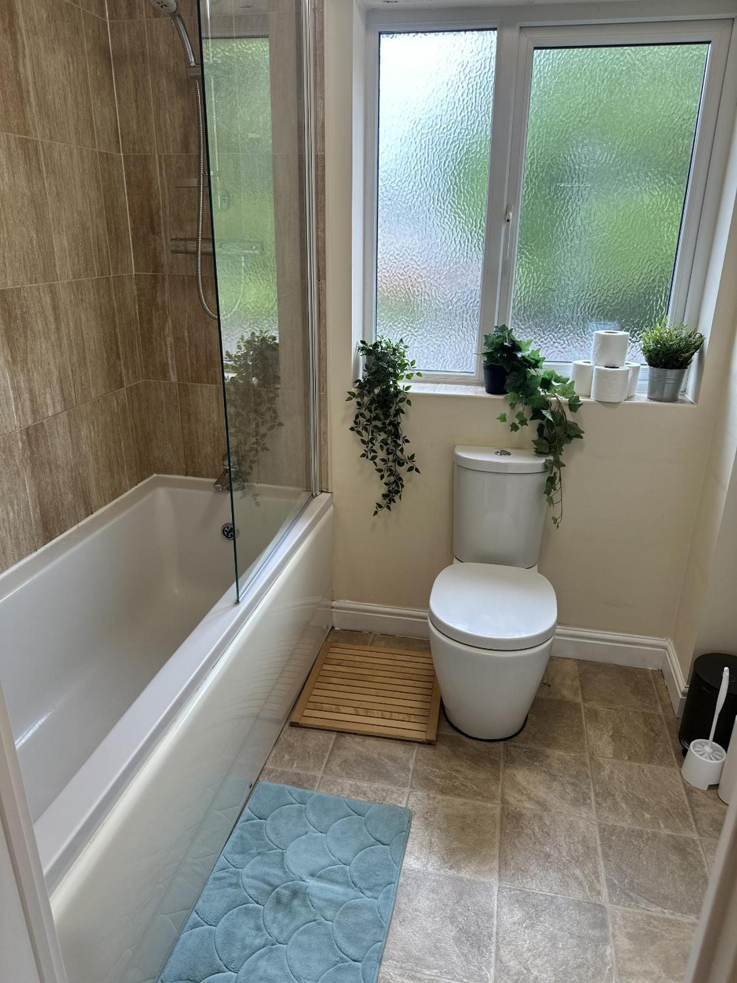 2 Bdr City Centre Apartment With Parking Cardiff Eksteriør billede
